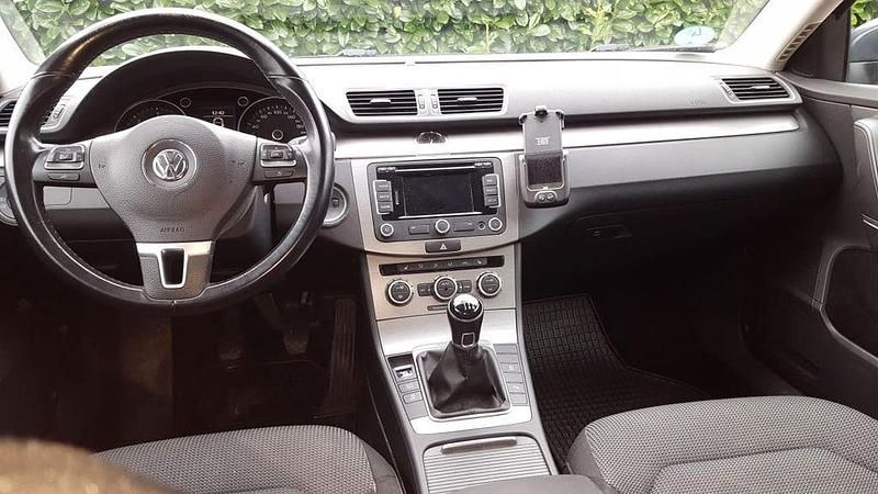 Gebraucht VW Passat Comfortline 140 PS (102 kW) 2012 Grau Kombi