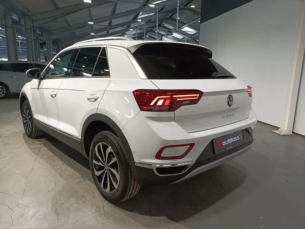 Second-hand VW T-Roc Style 110 CP (80 kW) 2023 Alb SUV
