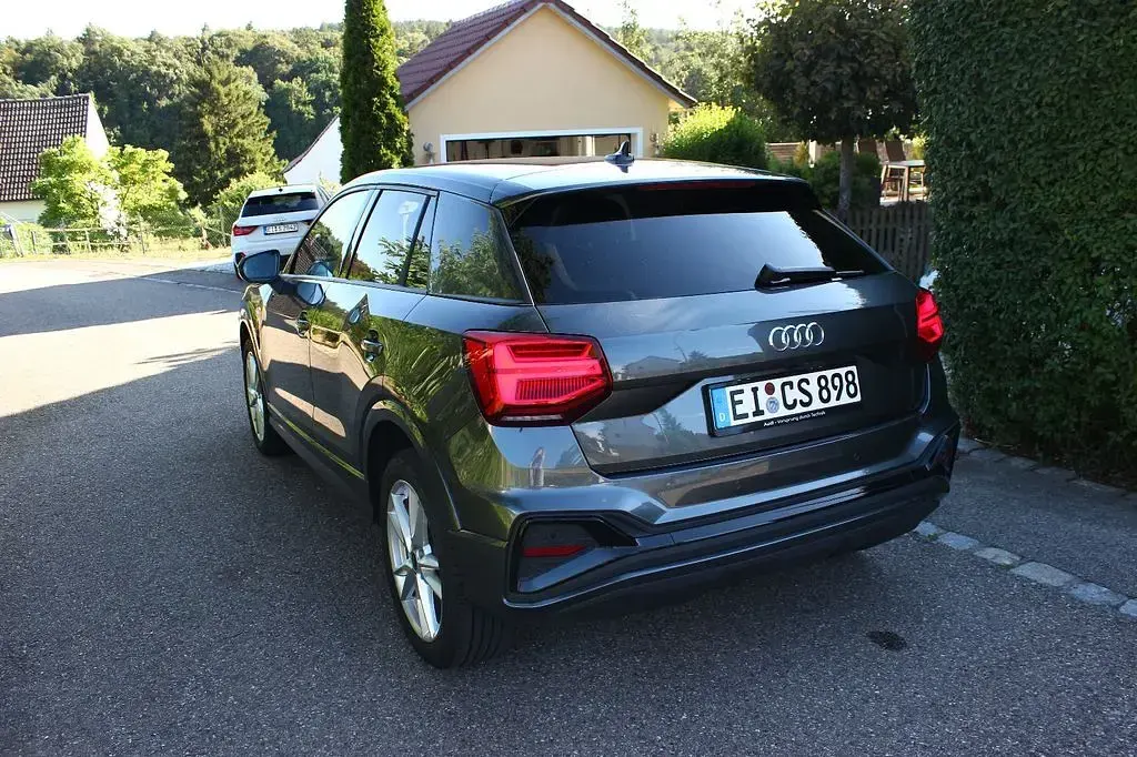 Gebraucht Audi Q2 S-Line 150 PS (110 kW) 2025 Grau SUV