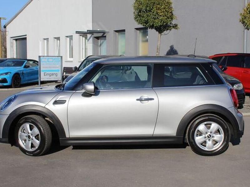 Gebraucht Mini Cooper Essential 136 PS (100 kW) 2023 Melting silver iii Kleinwagen