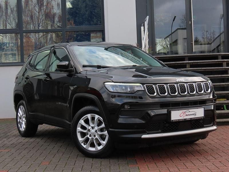 Gebraucht Jeep Compass 131 PS (96 kW) 2024 Schwarz SUV