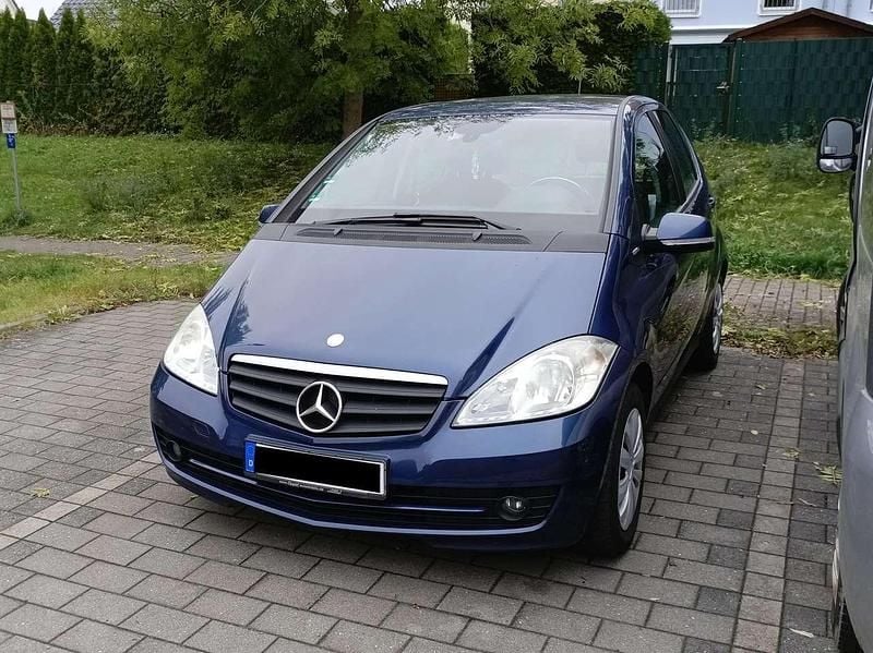 Blau Gebraucht 2010 Mercedes A160 Limousine | 2.900 € (Guter Preis) - Bild 1/4