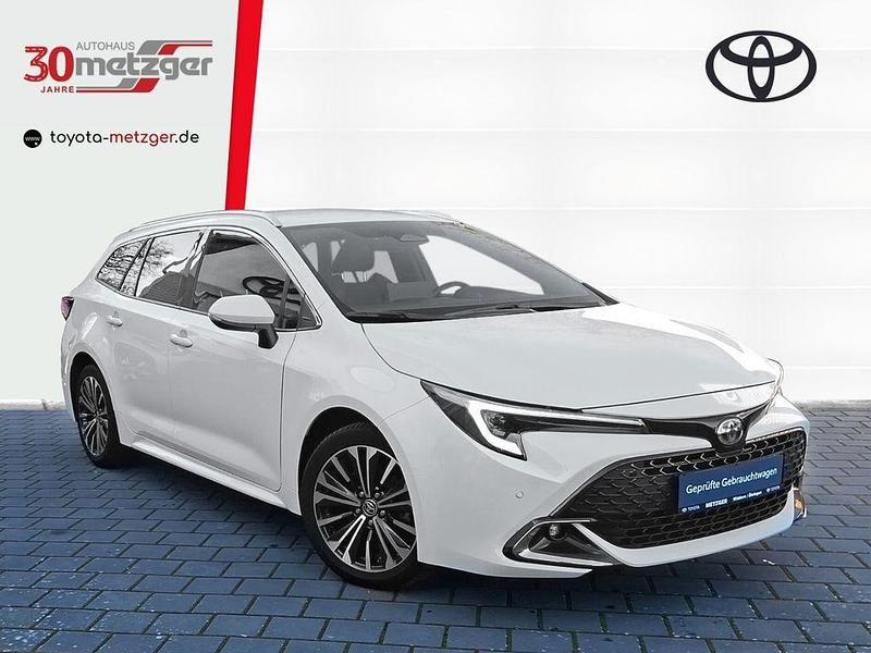 Gebraucht Toyota Corolla Team 140 PS (102 kW) 2024 Weiss Kombi