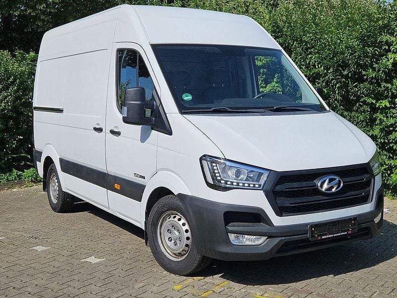 Weiß Gebraucht 2017 Hyundai H 350 Van | 13.685 € (Superpreis) - Bild 1/4