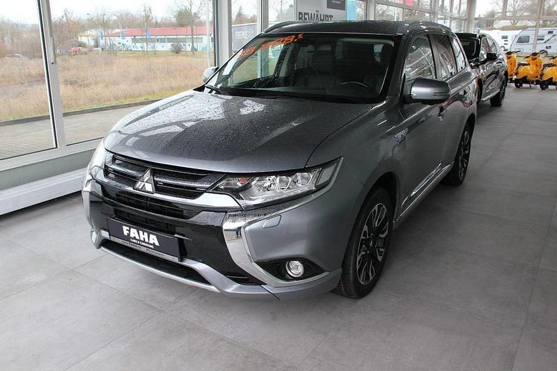 Gebraucht Mitsubishi Outlander P-HEV Plus 121 PS (88 kW) 2017 Grau SUV