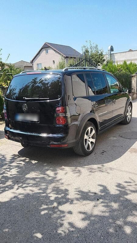 Schwarz Gebraucht 2007 VW Touran Cross Van / Kleinbus | 5.500 € (Teuer) - Bild 1/4