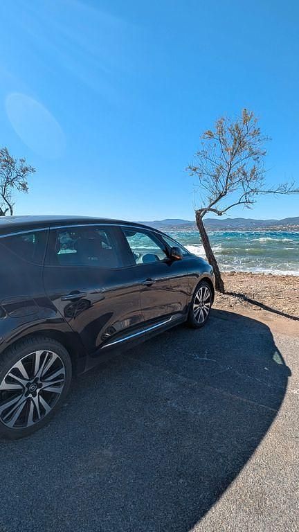 Gebraucht Renault Scénic IV Initiale Paris 132 PS (97 kW) 2017 Violett Van / Kleinbus