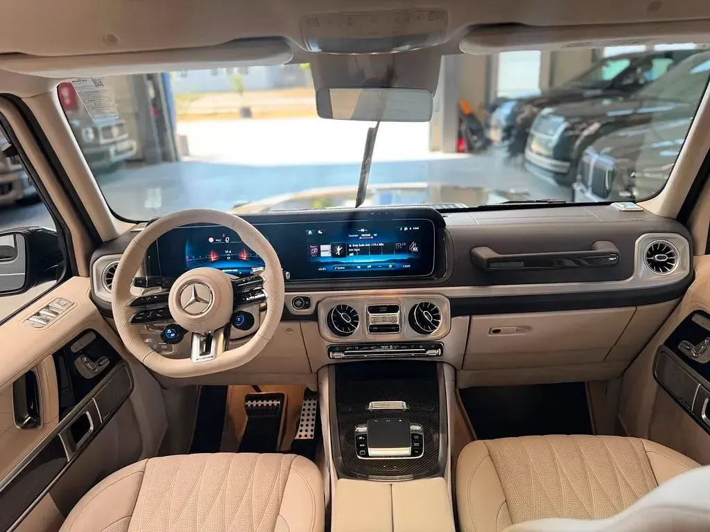 Neu Mercedes G63 AMG Active 585 PS (430 kW) 2026 Grau SUV