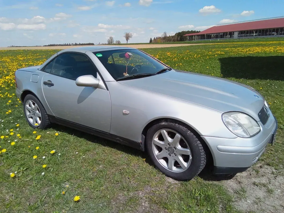 Gebraucht Mercedes SLK230 193 PS (141 kW) 1999 Silber Cabrio