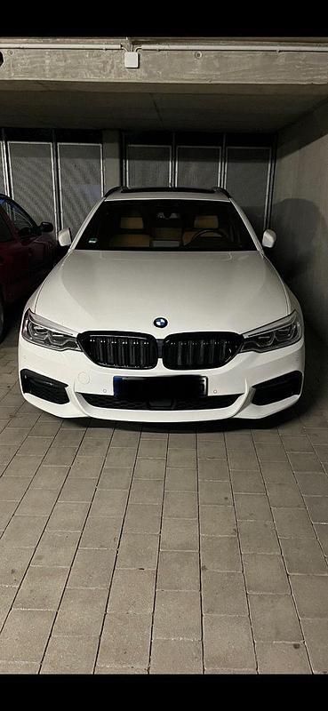 Weiß Gebraucht 2019 BMW 530 M Sport Kombi | 35.900 € (Etwas zu teuer) - Bild 1/4