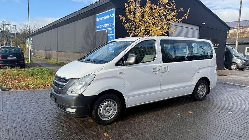 Weiß Gebraucht 2012 Hyundai H-1 Comfort Van | 6.500 € - Bild 1/4