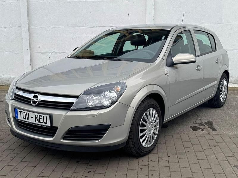 Beige Gebraucht 2008 Opel Astra Edition Limousine | 4.990 € (Etwas zu teuer) - Bild 1/4