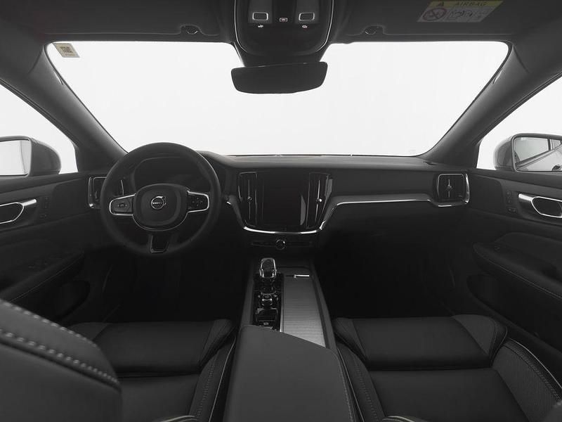 Gebraucht Volvo V60 CC Plus 197 PS (144 kW) 2024 Grau vapour grey / metallic Kombi