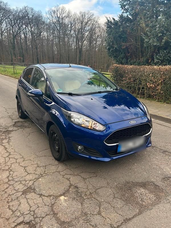 Gebraucht Ford Fiesta 80 PS (58 kW) 2017 Blau Kleinwagen