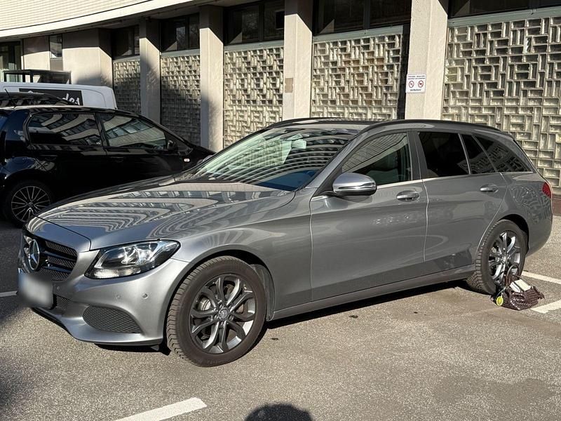 Gebraucht Mercedes C220 163 PS (119 kW) 2015 Grau Kombi