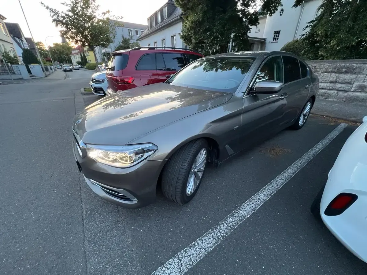 Gebraucht BMW 520 Luxury Line 190 PS (139 kW) 2017 Gold Limousine