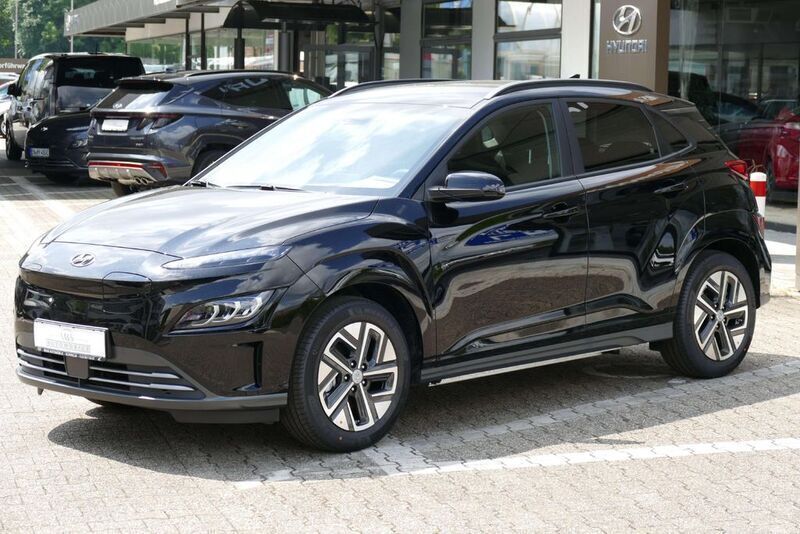 Schwarz Neu 2024 Hyundai Kona Advantage SUV | 33.990 € - Bild 1/4