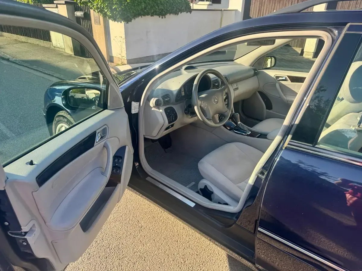 Gebraucht Mercedes C180 Elegance 143 PS (105 kW) 2004 Blau Kombi