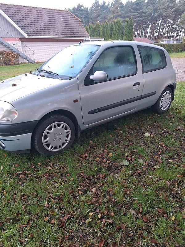 Gebraucht Renault Clio II 2001 Silber Kleinwagen