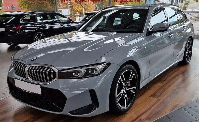 Grau Gebraucht 2024 BMW 330 Shadowline Kombi | 36.498 € (Superpreis) - Bild 1/4