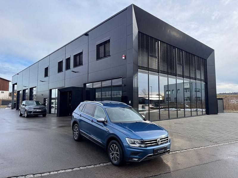 Blau Gebraucht 2019 VW Tiguan Allspace Comfortline SUV | 19.900 € (Superpreis) - Bild 1/4