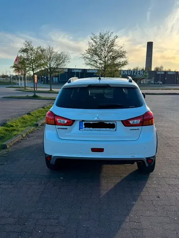 Używany Mitsubishi ASX 150 KM (110 kW) 2016 Biały SUV