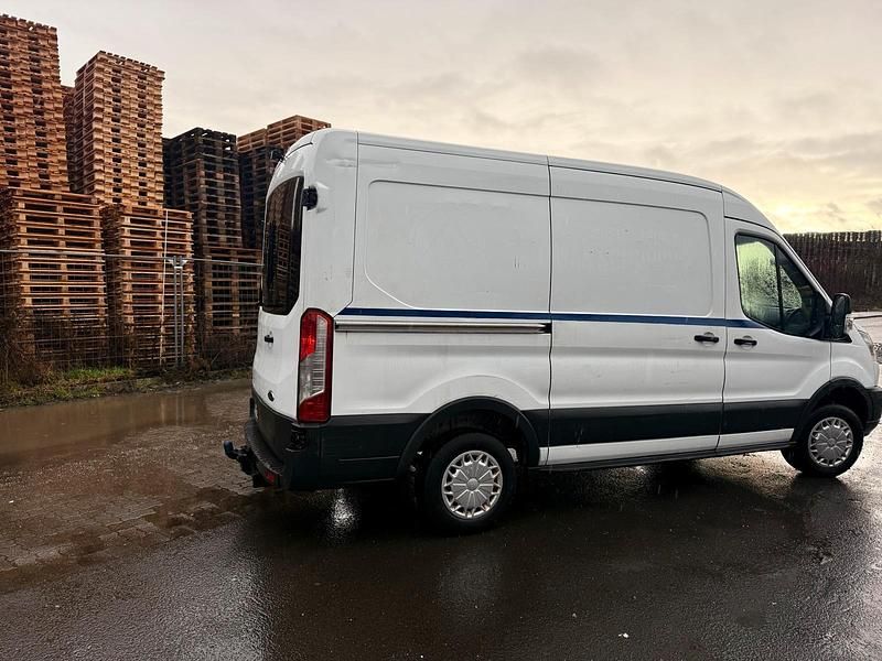 Gebraucht Ford Transit 100 PS (73 kW) 2016 Weiß Van / Kleinbus
