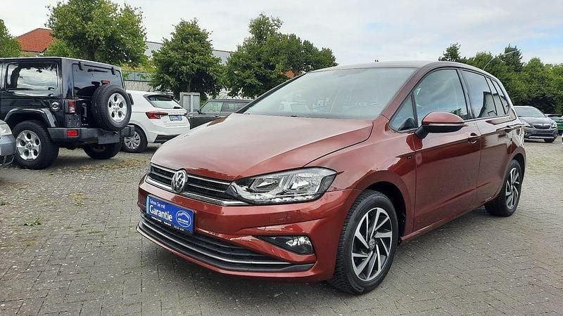 Rot Gebraucht 2018 VW Golf Sportsvan Join Van / Kleinbus | 12.980 € (Superpreis) - Bild 1/4