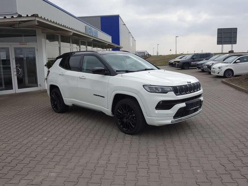 Gebraucht Jeep Compass 241 PS (177 kW) 2022 Alpine white (vr296) SUV