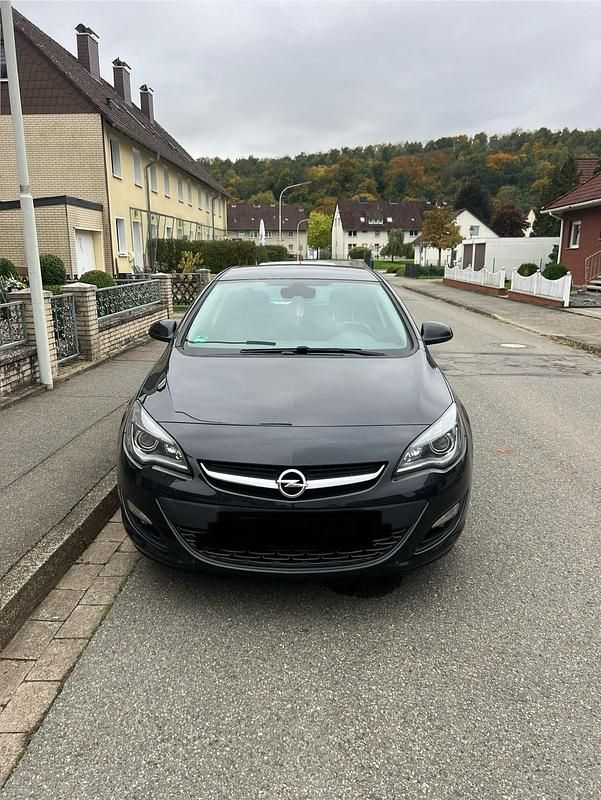 Schwarz Gebraucht 2014 Opel Astra Limousine | 5.000 € (Guter Preis) - Bild 1/4