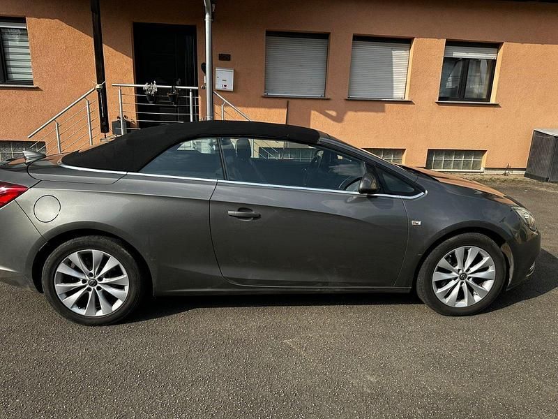 Gebraucht Opel Cascada Innovation 140 PS (102 kW) 2017 Grau Cabrio