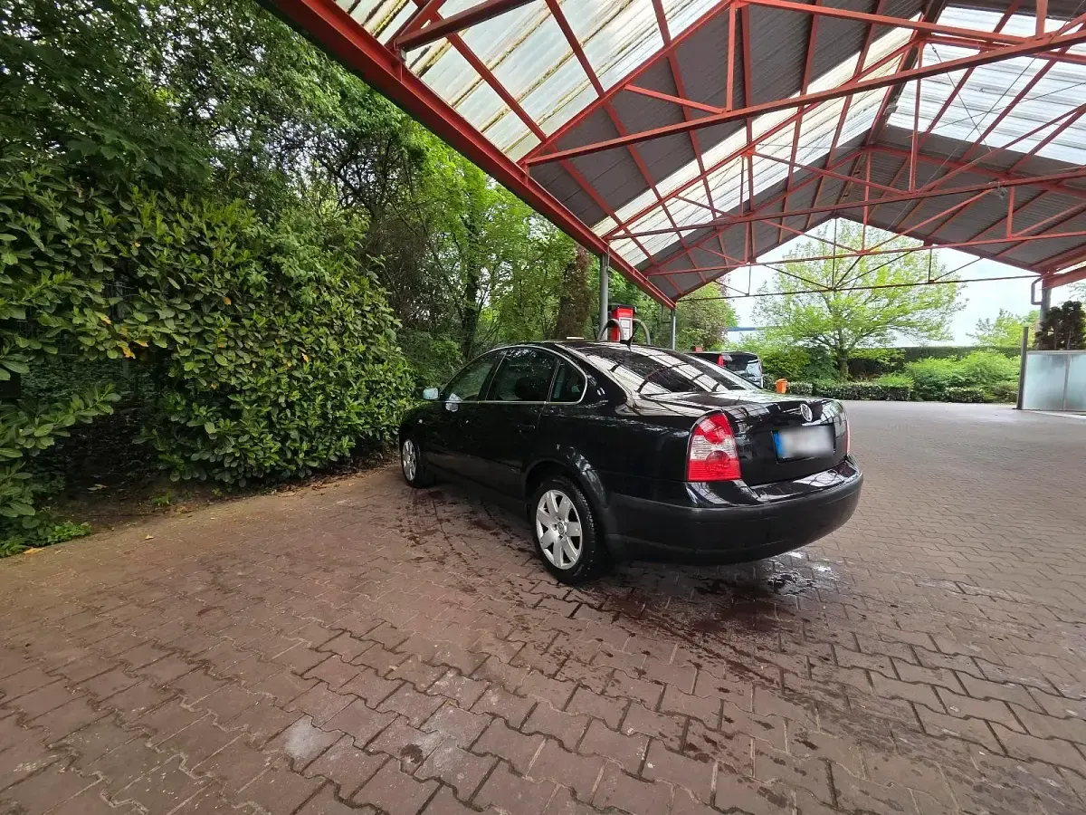 Käytetty VW Passat 131 HP (96 kW) 2001 Musta Sedan