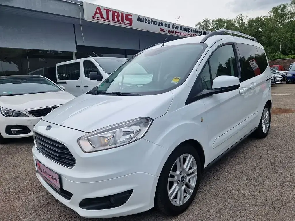 Gebraucht Ford Tourneo Courier Titanium 101 PS (74 kW) 2015 Weiß Van / Kleinbus
