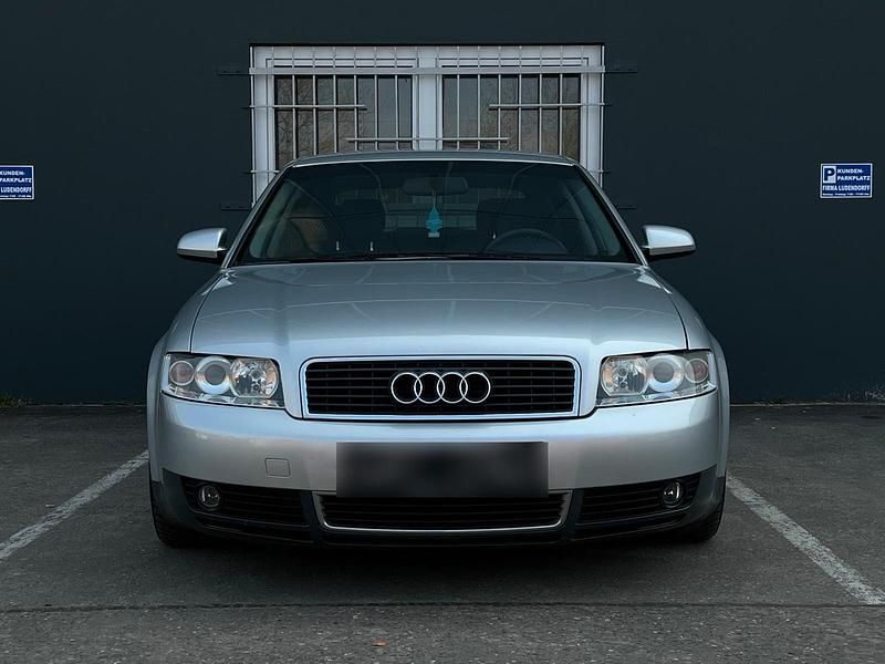Gebraucht Audi A4 131 PS (96 kW) 2001 Silber Limousine