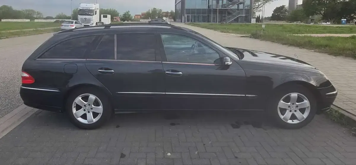 Gebraucht Mercedes E220 Avantgarde 150 PS (110 kW) 2005 Kombi