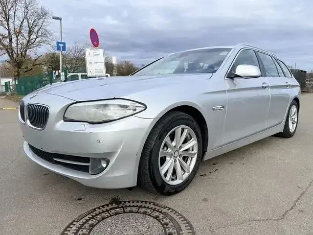 Gebraucht BMW 520 184 PS (135 kW) 2010 Silber Kombi