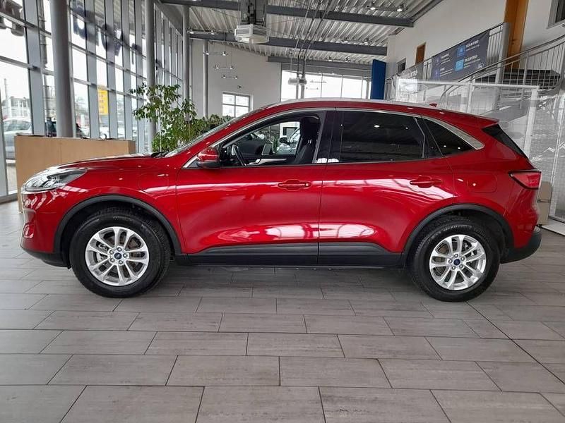 Gebraucht Ford Kuga Titanium 152 PS (111 kW) 2022 Rot SUV