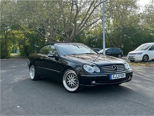 Schwarz Gebraucht 2004 Mercedes CLK320 Cabrio | 13.000 € (Teuer) - Bild 1/4