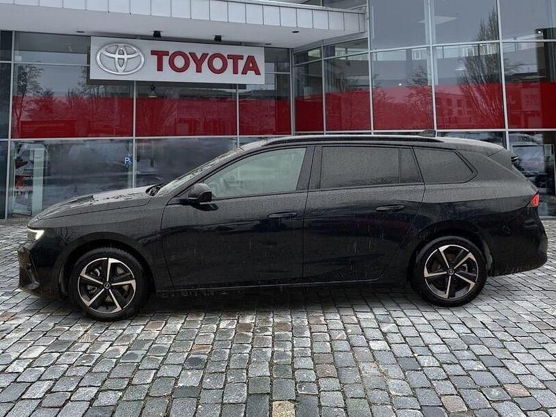 Gebraucht Opel Astra 131 PS (96 kW) 2025 Lackierung schwarz perla nera/ Kombi