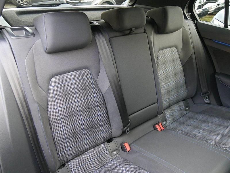 Gebraucht VW Golf VIII GTE 245 PS (180 kW) 2022 Deep black perleffekt Limousine