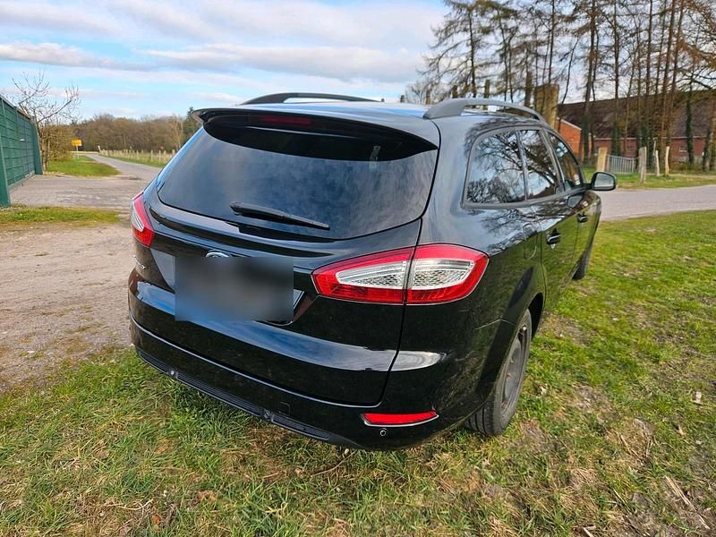 Gebraucht Ford Mondeo 160 PS (117 kW) 2011 Schwarz Kombi