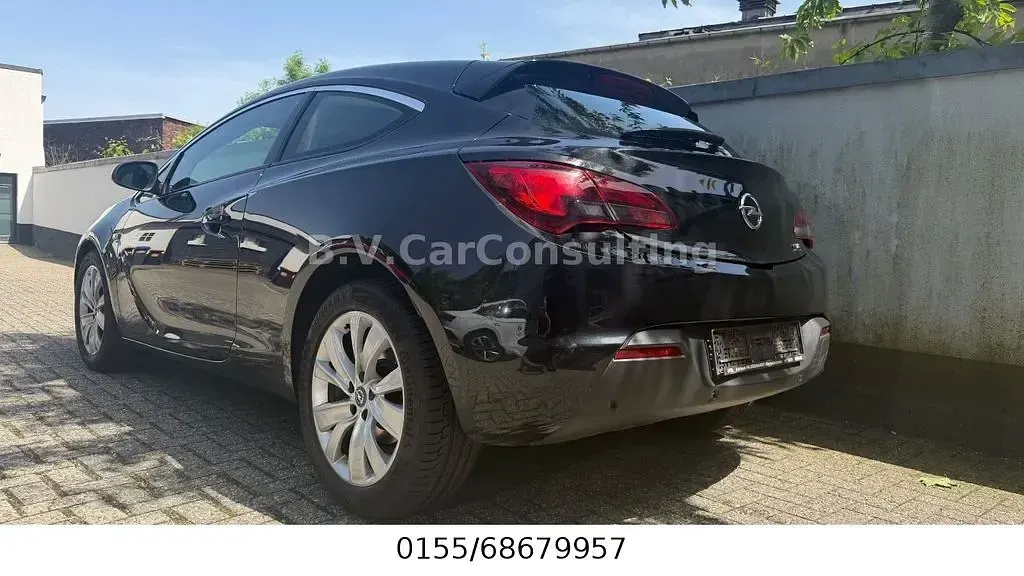Gebraucht Opel Astra GTC 136 PS (100 kW) 2015 Schwarz Kleinwagen