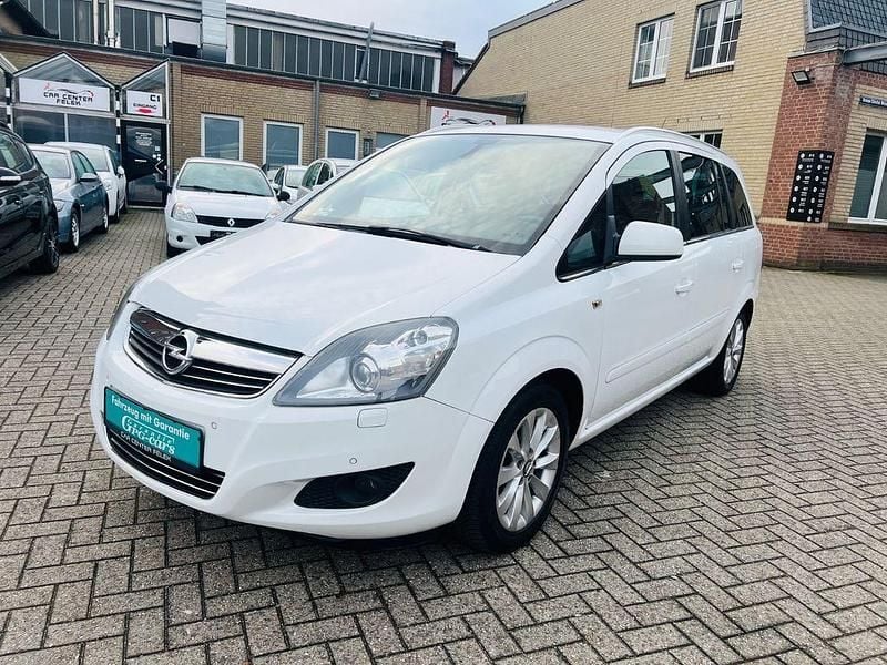 Gebraucht Opel Zafira Family 120 PS (88 kW) 2014 Weiß Van / Kleinbus
