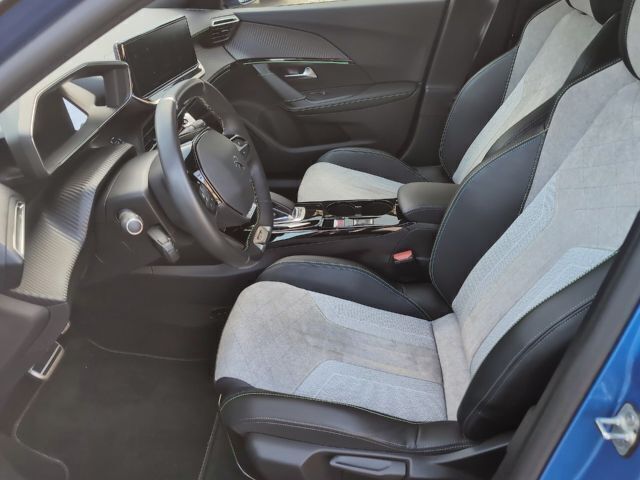 Gebraucht Peugeot e-2008 GT 100 kW (136 PS) 2021 Unbekannt (metallic) SUV