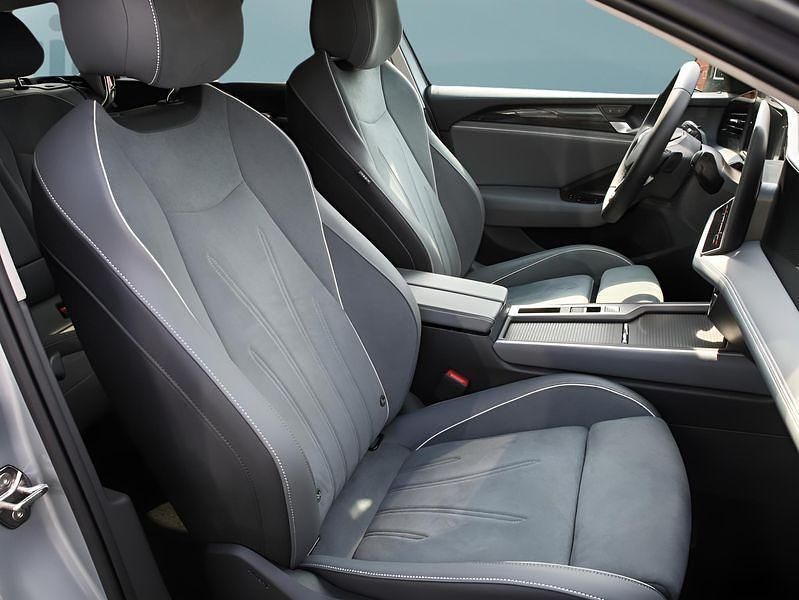 Gebraucht VW Passat 150 PS (110 kW) 2024 Silber Kombi