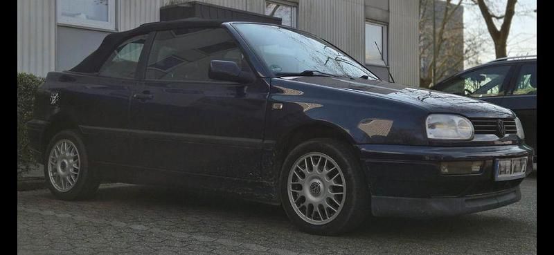 Gebraucht VW Golf 90 PS (66 kW) 1995 Schwarz Cabrio