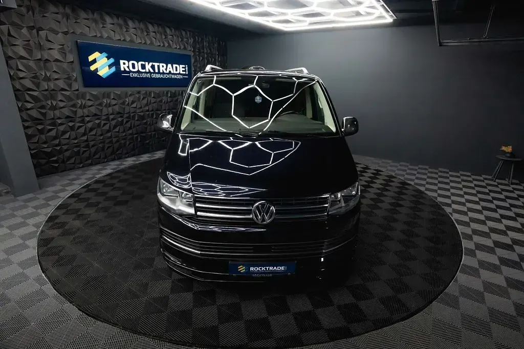 Gebraucht VW T6 150 PS (110 kW) 2018 Deep black perleffekt Van