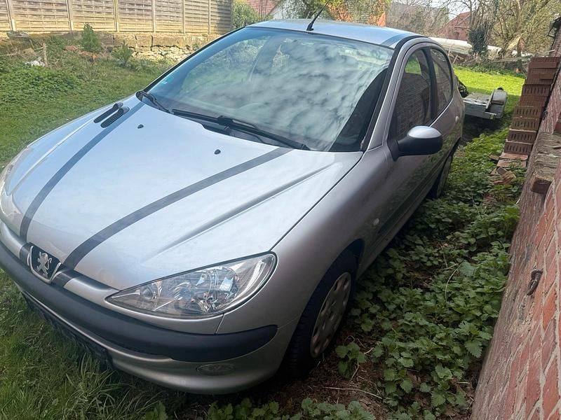 Gebraucht Peugeot 206 88 PS (64 kW) 2004 Silber Kleinwagen