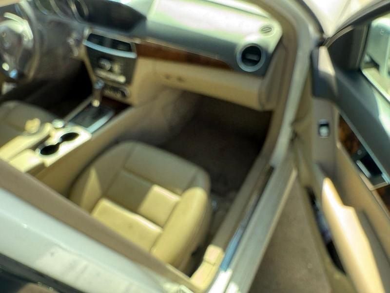 Gebraucht Mercedes C250 Avantgarde 204 PS (150 kW) 2012 Weiß Limousine