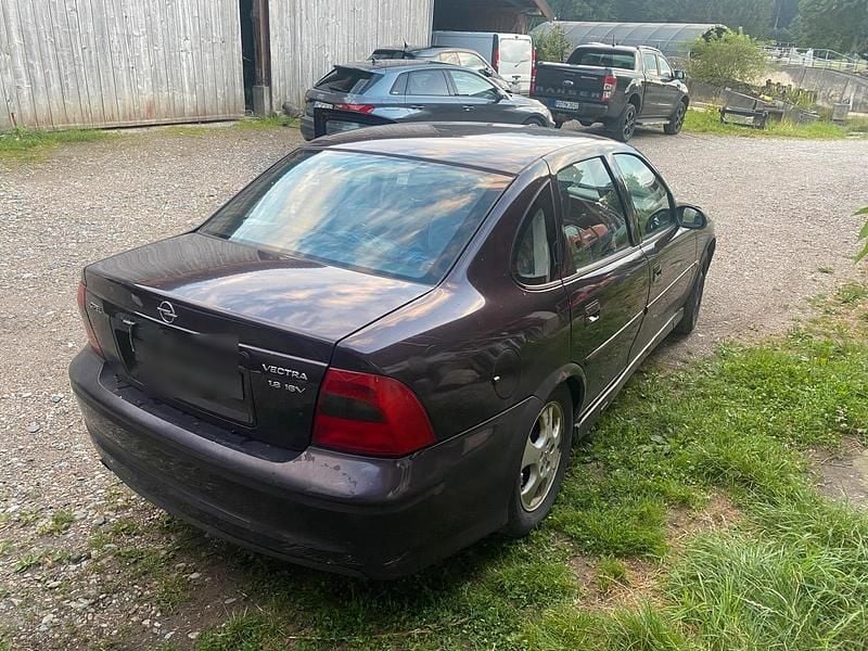 Andere farben Gebraucht 2002 Opel Vectra Limousine | 350 € - Bild 1/4